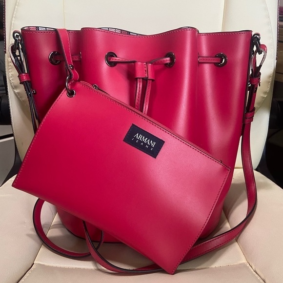Armani Jeans bright red leather bucket bag w/ matching zip pouch EUC - Picture 6 of 9
